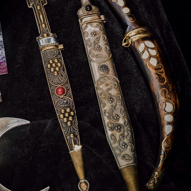 Arts And Crafts And Collectibles (Excluding Ivory And Its Products)